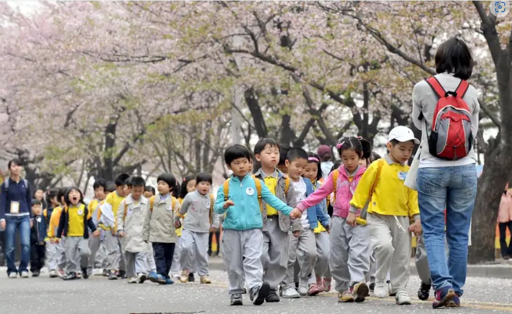 View of Reducing inequality could see world population fall to 6 billion ...